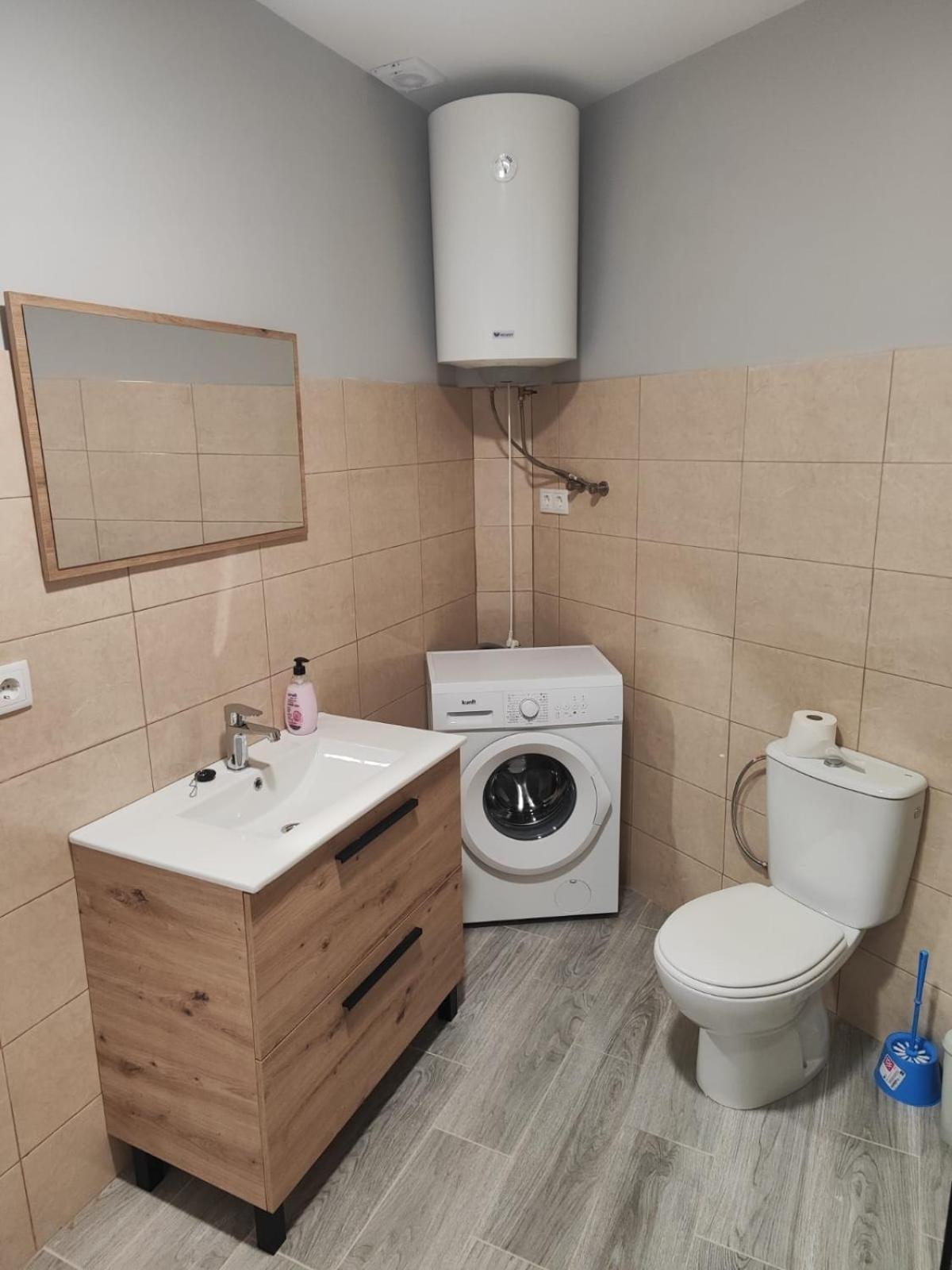 La Garrucha Apartment Argamasilla De Alba Bagian luar foto